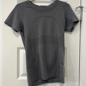 Lululemon gray women’s top size 8